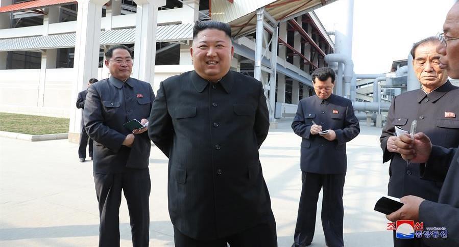 Kim Jong-un, reaparece en público tras los rumores sobre su salud, según medios estatales