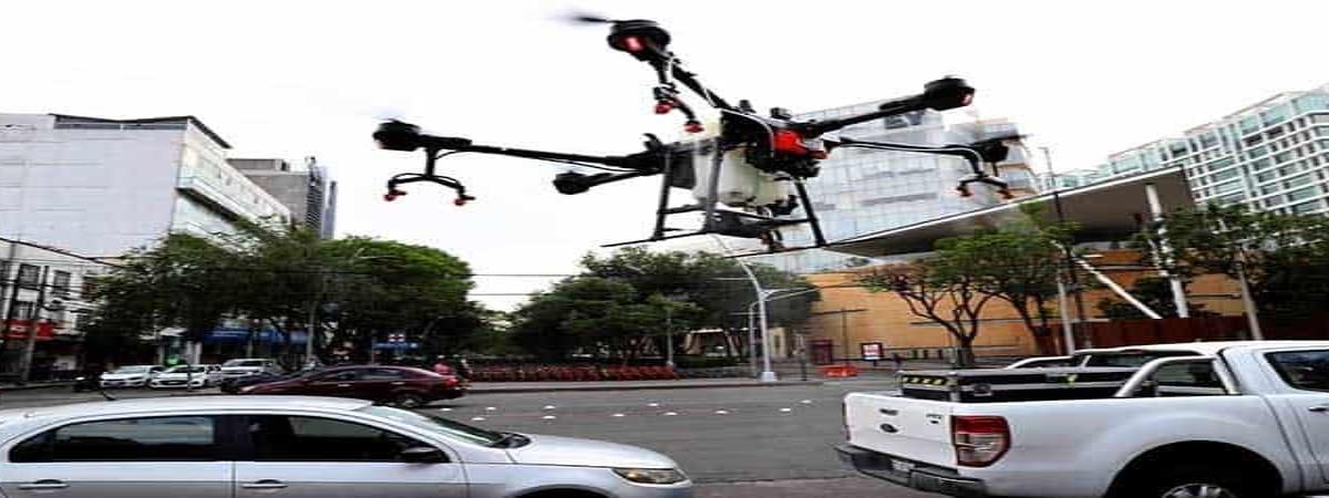 Drones sanitizan las lujosas calles de Polanco en CDMX