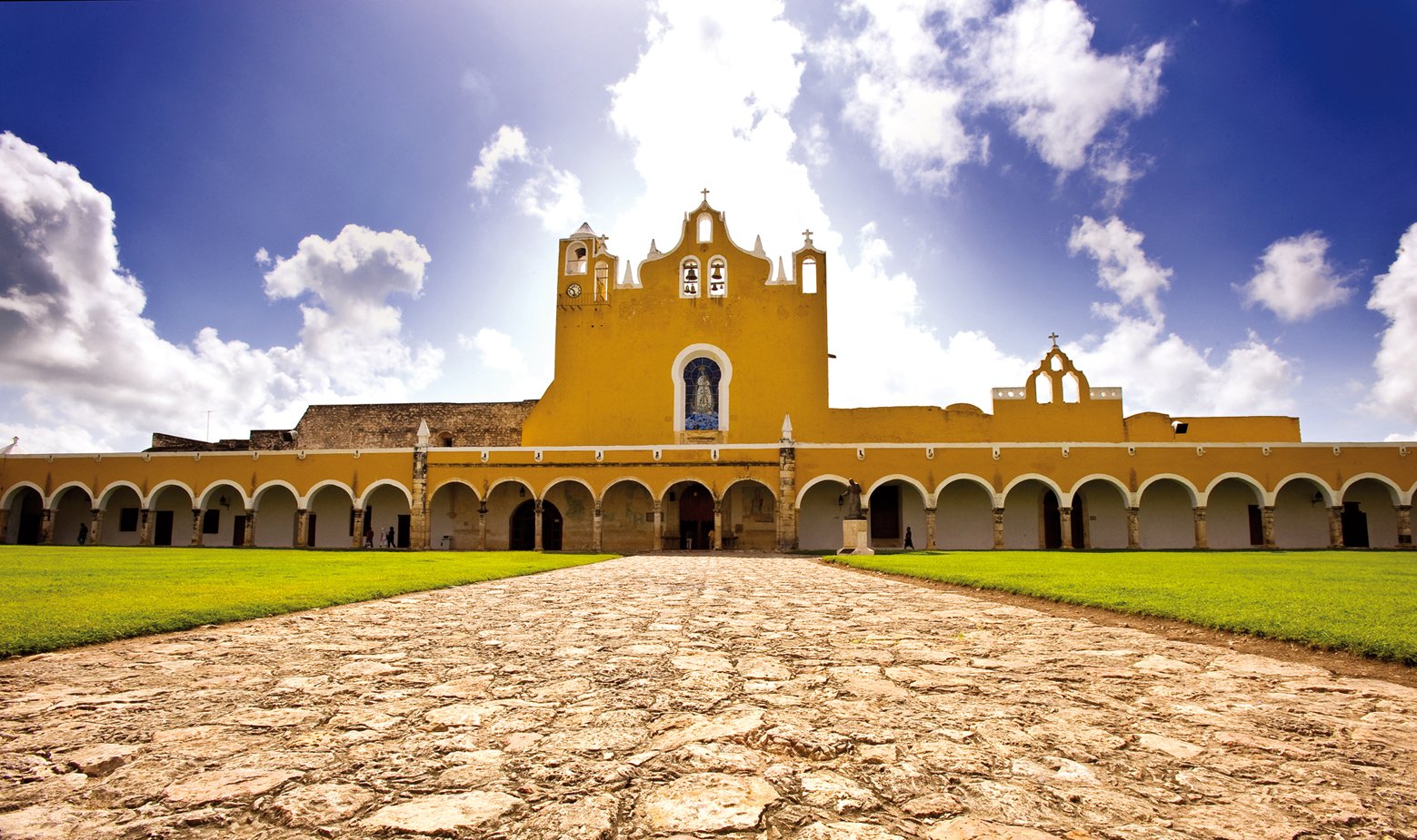 1/121 Pueblos Mágicos: Izamal.