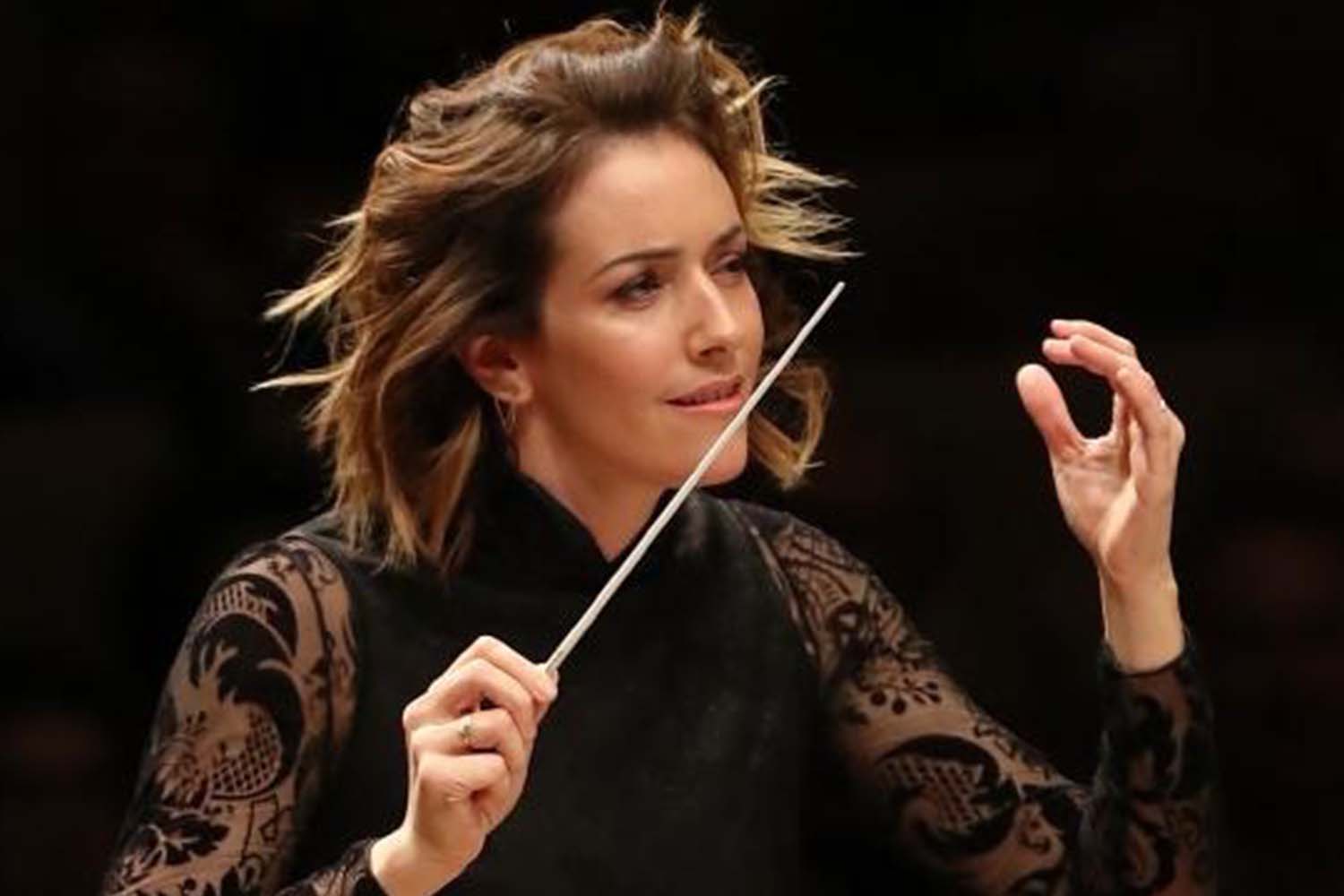 ¡Orgullo de México!Alondra de la Parra, la directora de orquesta que domina el mundo