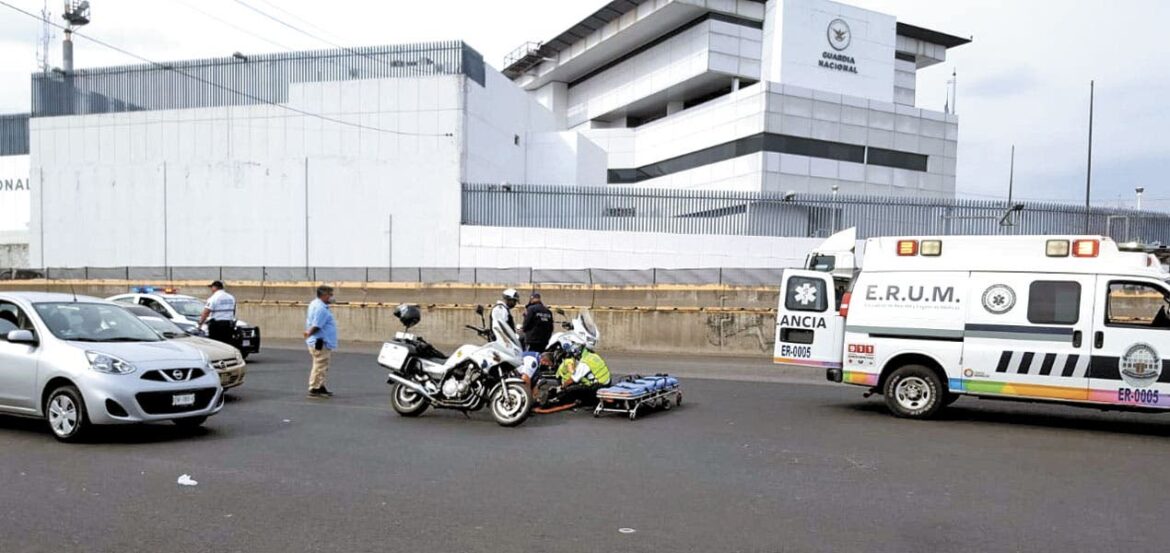 Embisten a policía de Tránsito en Cuernavaca