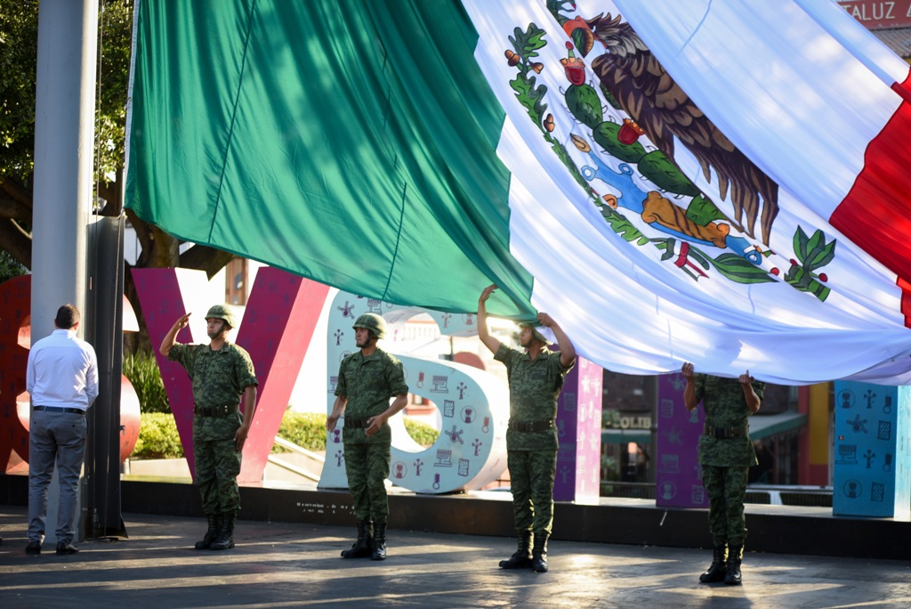 Ceremonia cívica del Día de la Bandera en el Ayuntamiento de Cuernavaca