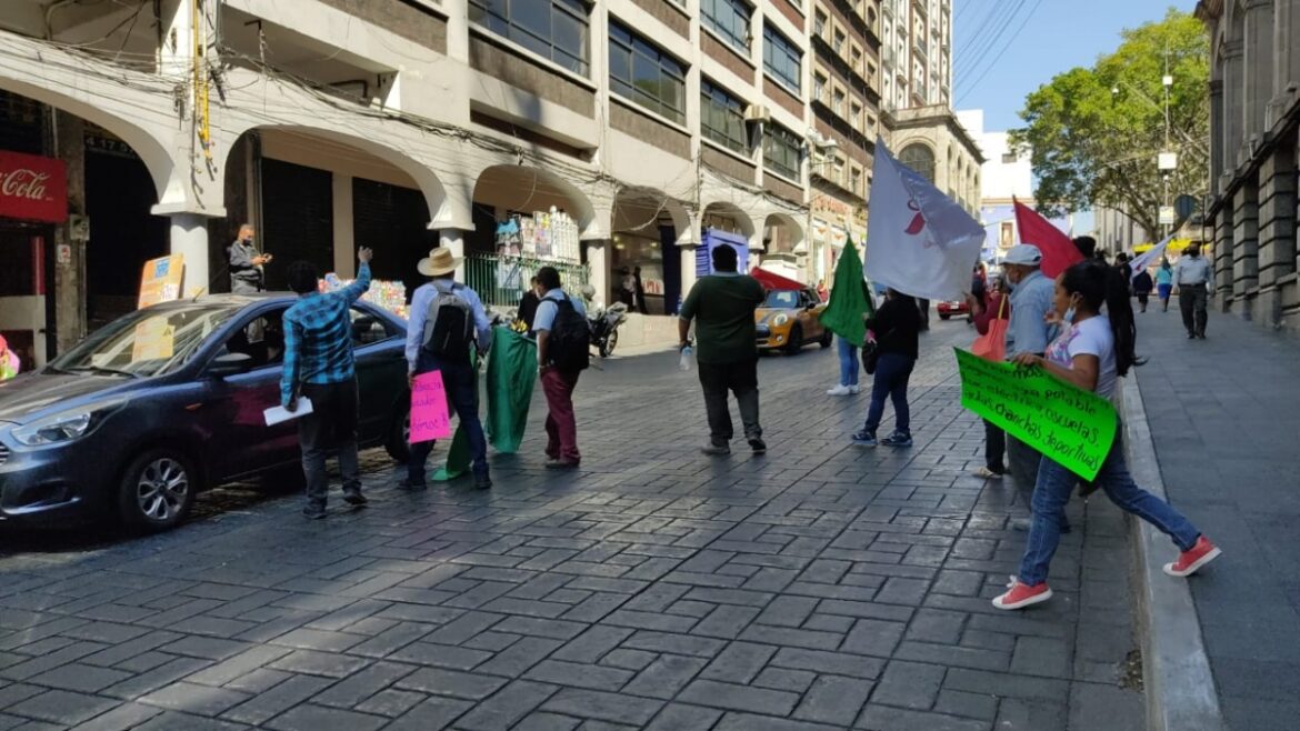 Se manifiestan antorchistas en Cuernavaca; piden dar seguimiento a peticiones