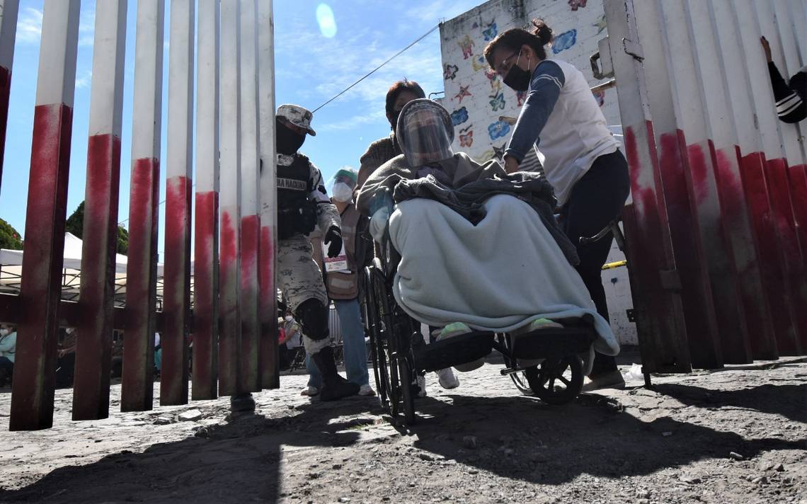 Se quedaron sin vacunas 50 mil adultos mayores en Cuernavaca