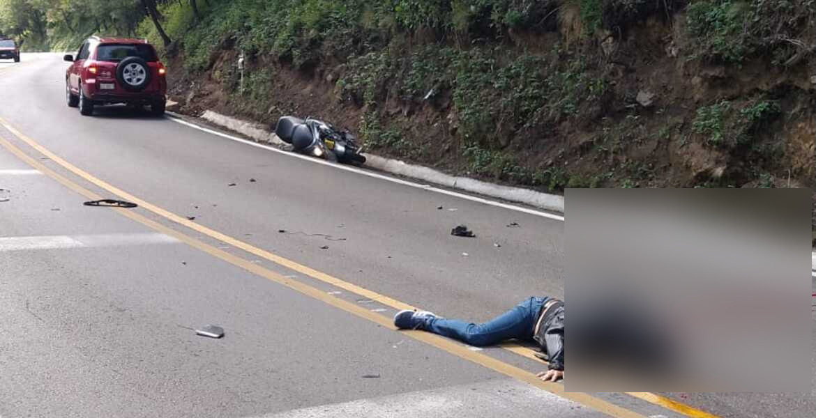 Derrapa motociclista, ya en el suelo, muere atropellado por auto, en la México-Cuernavaca