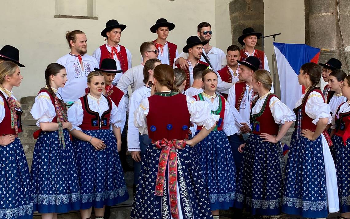 Conjunto de baile de República Checa en Morelos