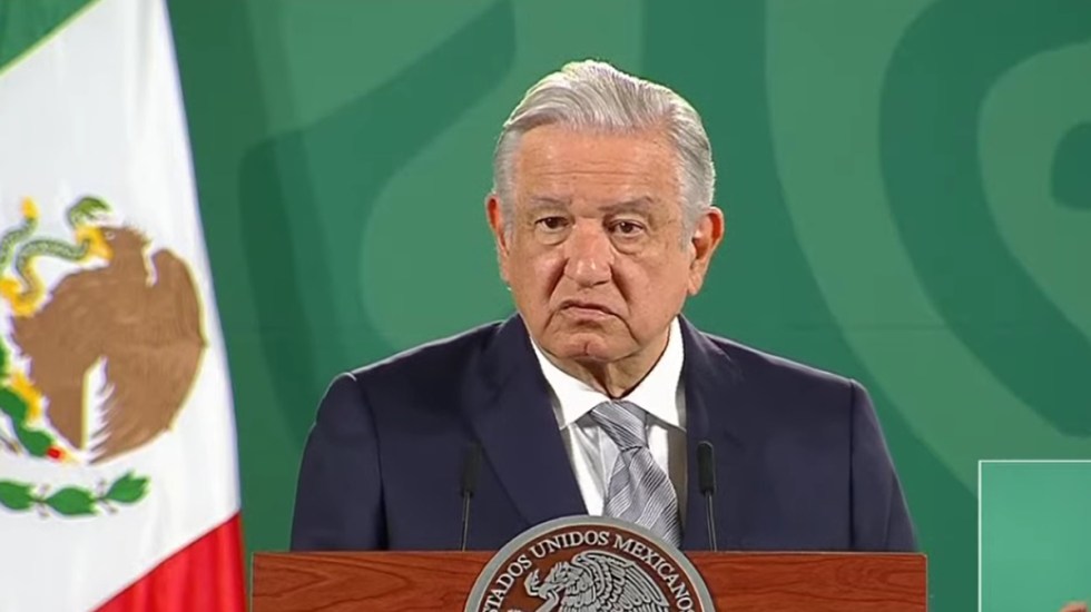 Critica AMLO pago de ‘lujos’ a científicos en sexenio anterior; “era una especie de chantaje”, acusa