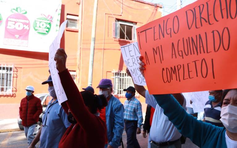 Trabajadores de Cuernavaca se manifiestan para exigir el pago de aguinaldo