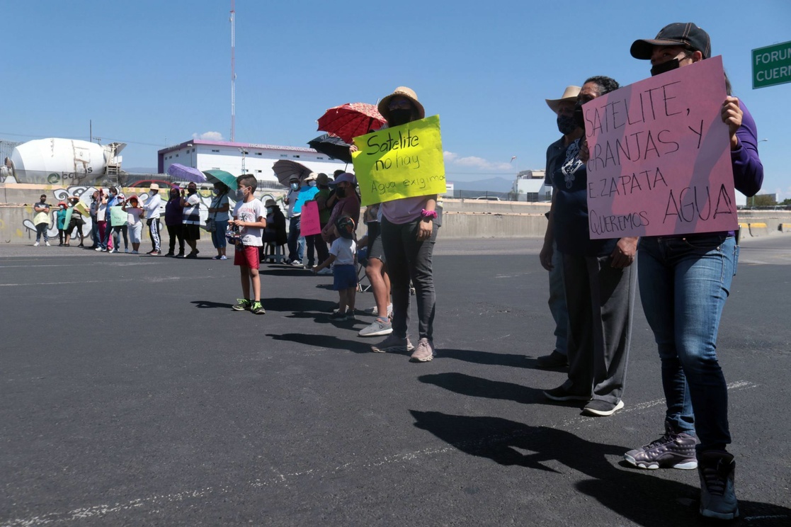 Colonos de Cuernavaca bloquean vialidades tras 11 días sin agua