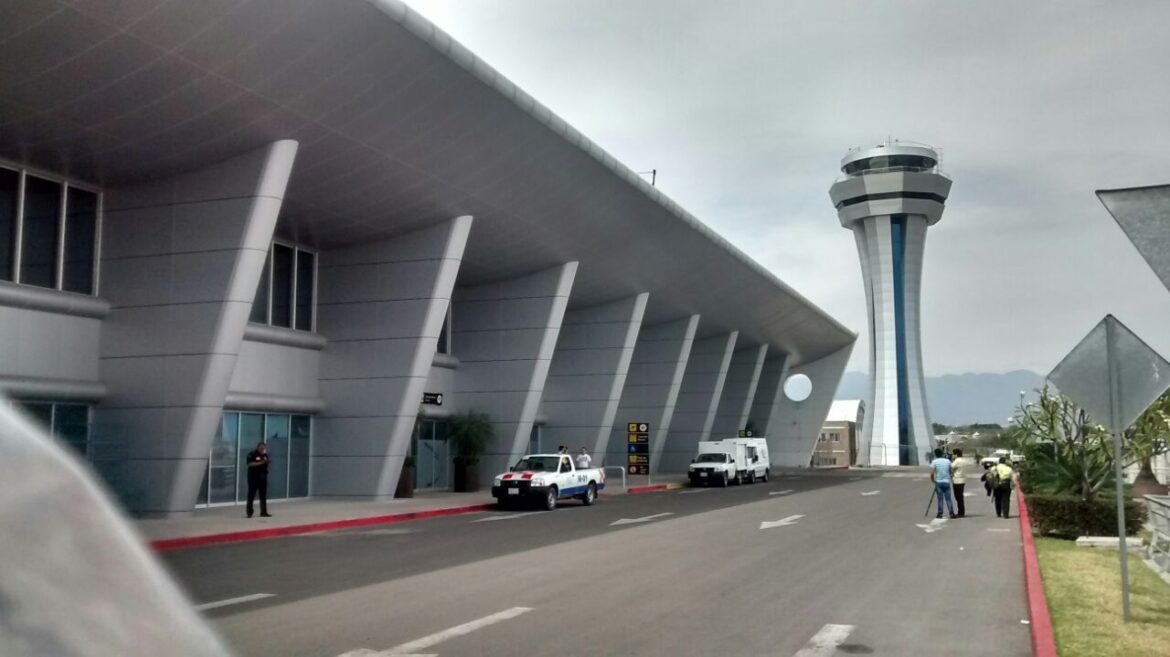 Renuncia a la dirección del Aeropuerto de Cuernavaca Armando Subirats