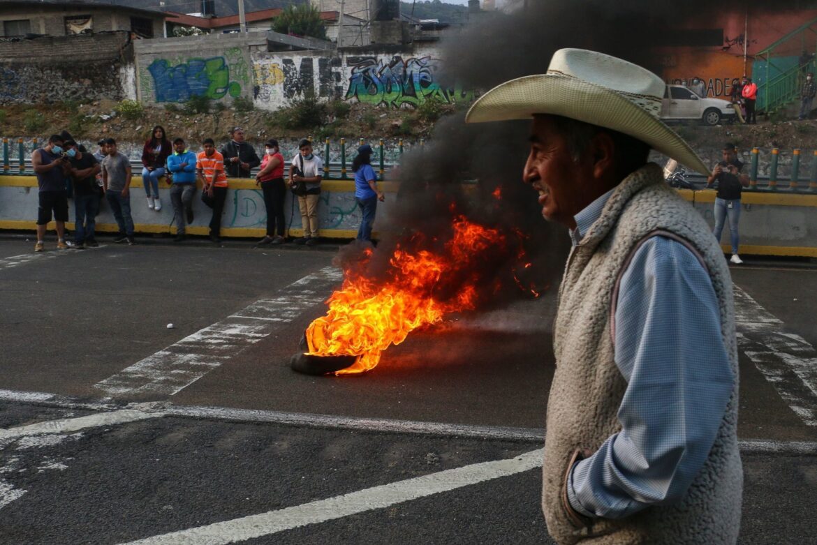 Bloquean autopista México-Cuernavaca tras enfrentamiento en Topilejo