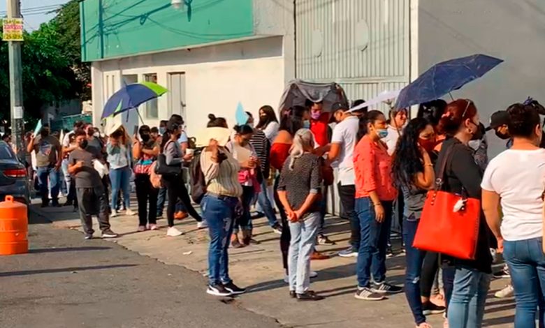 Largas filas en vacunación contra covid a niños de 12 años en Morelos