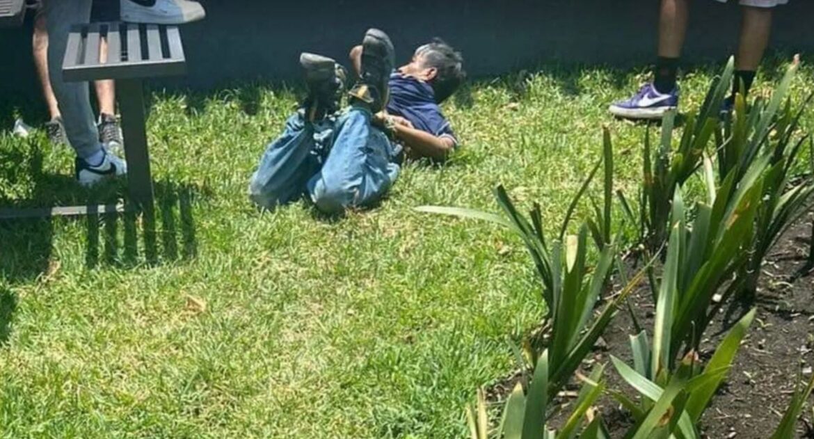 Cuernavaca: Hombre abusa de niña en calle; vecinos lo amarran y lo golpean