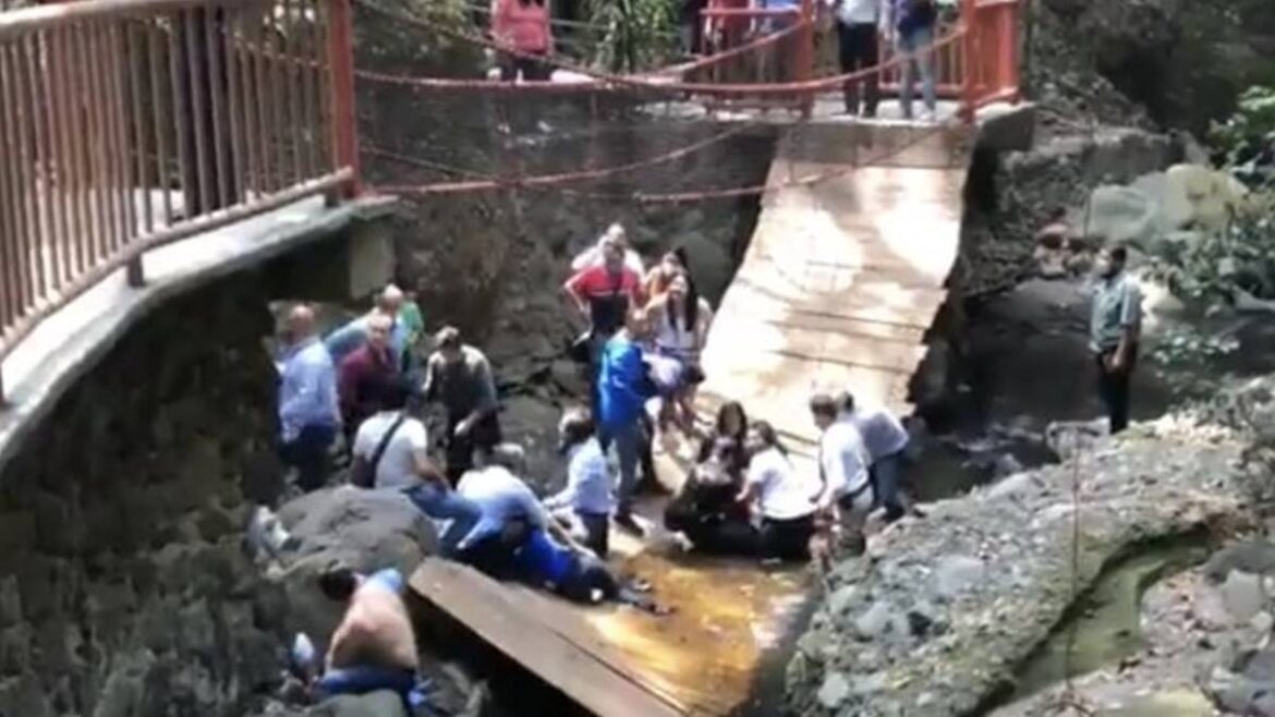 Cuernavaca: Gobierno ignoró advertencia de no abrir puente colgante que colapsó