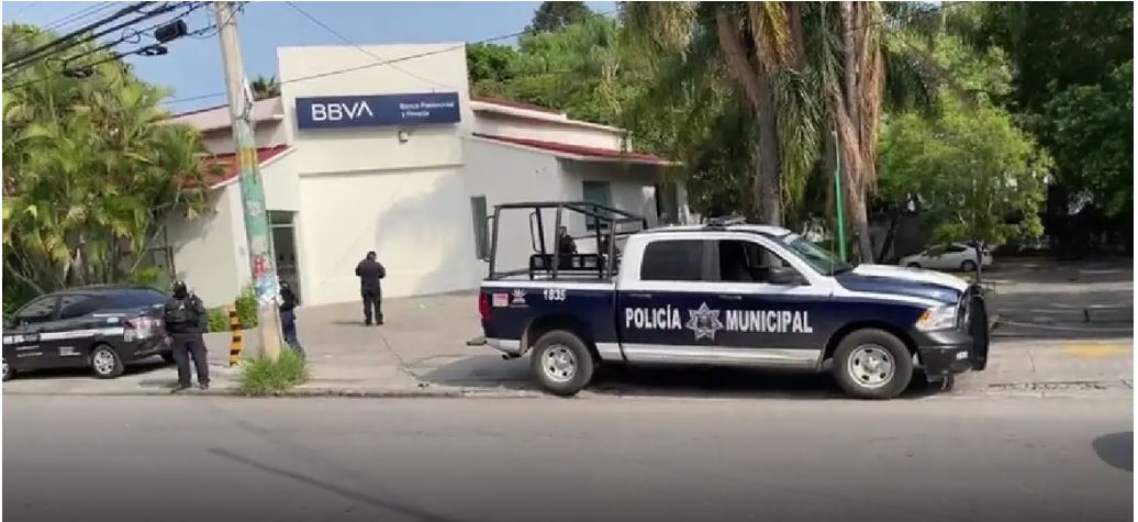 Le quitan 500 mil pesos tras salir de banco en Cuernavaca