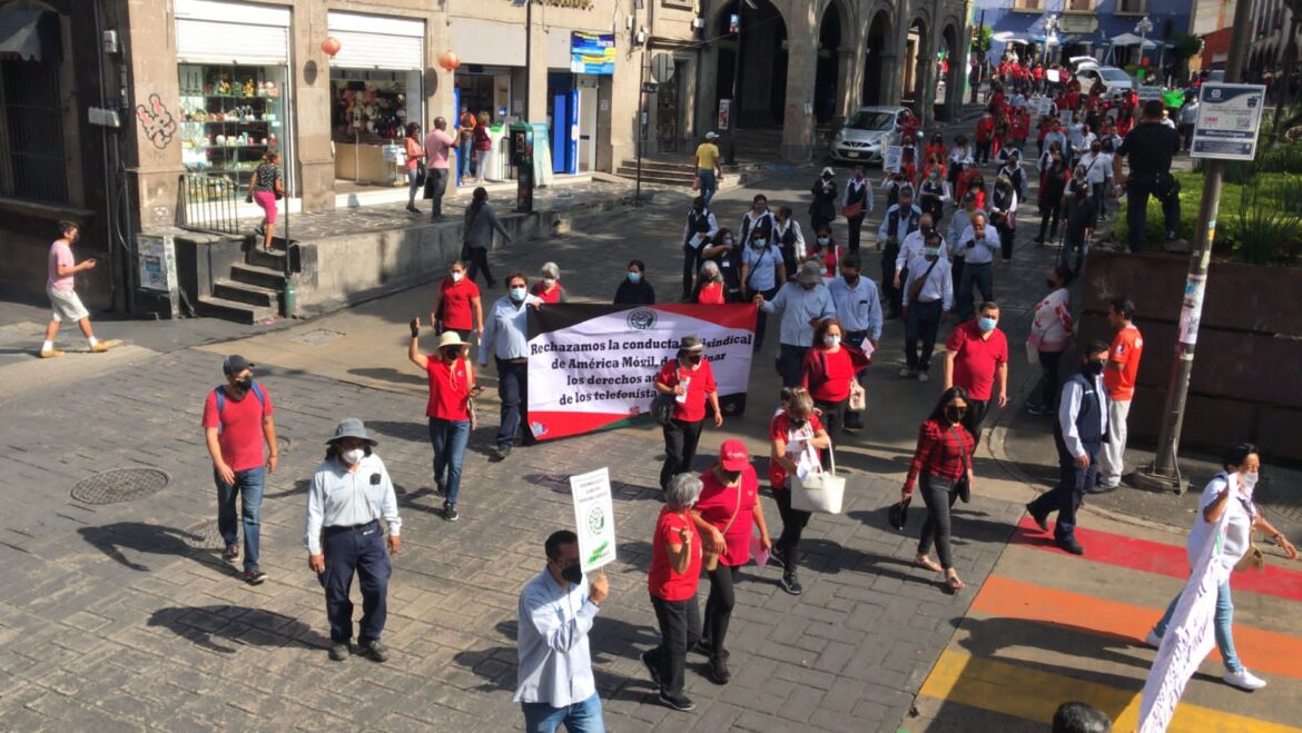 Se manifiesta Sindicato de Telefonistas de la República Mexicana en Cuernavaca