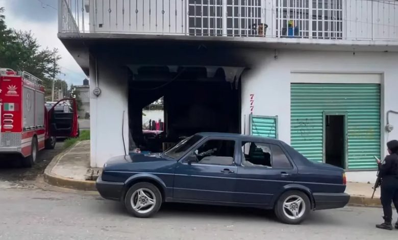 Comando balea y quema taller de motocicletas en Cuernavaca