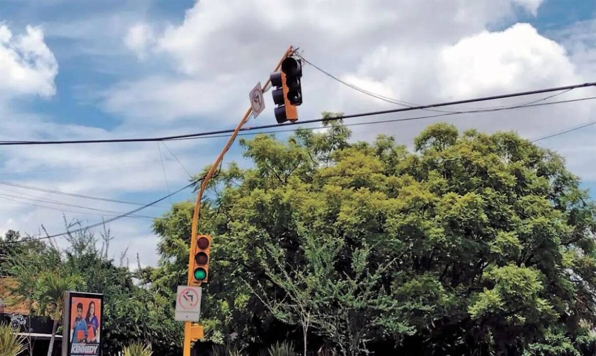 Cuernavaca semáforos en mal estado