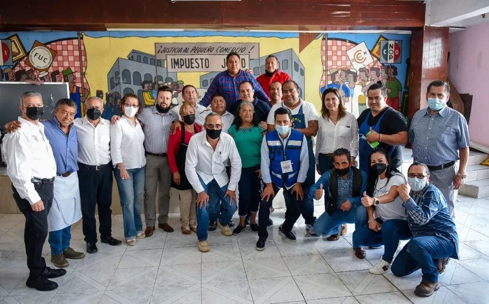 Cuauhtémoc Blanco recorre mercado en Cuernavaca por remodelación