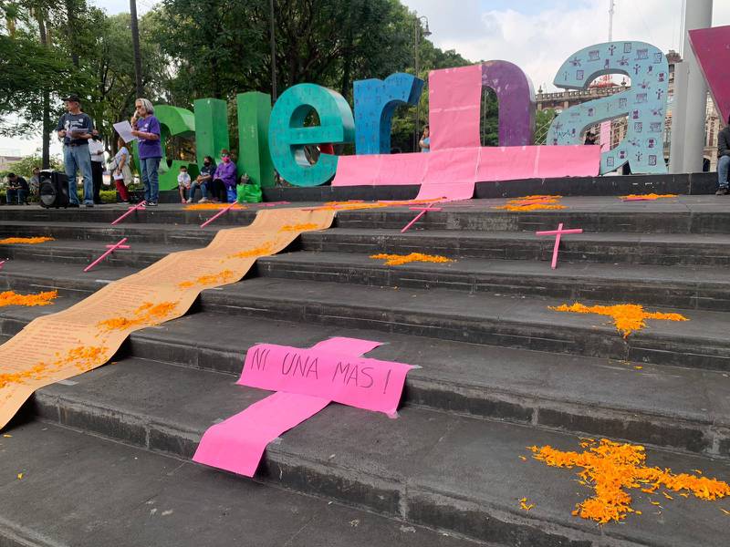 Colocan ofrenda para mujeres víctimas de feminicidio en Cuernavaca