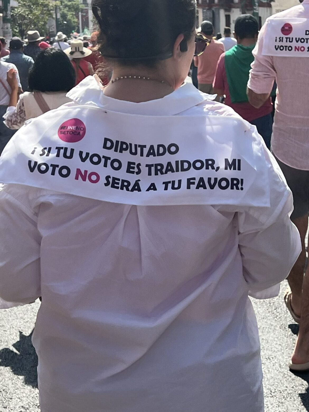 Con consignas contra AMLO y a favor del INE, marchan también en Cuernavaca