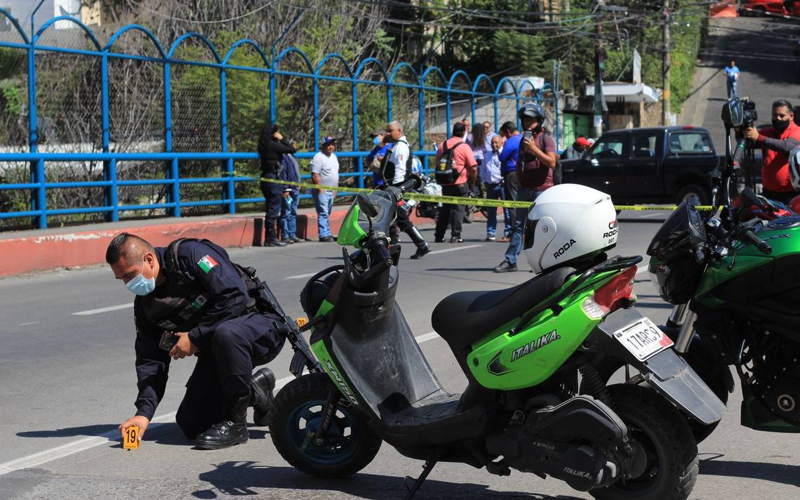 Hombre dispara durante manifestación en Morelos