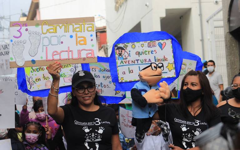 Celebran con caminata el Día Internacional del Libro