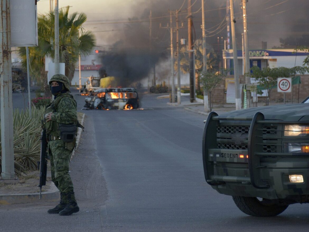 Sinaloa: Narcobloqueos tras la recaptura de Ovidio Guzmán