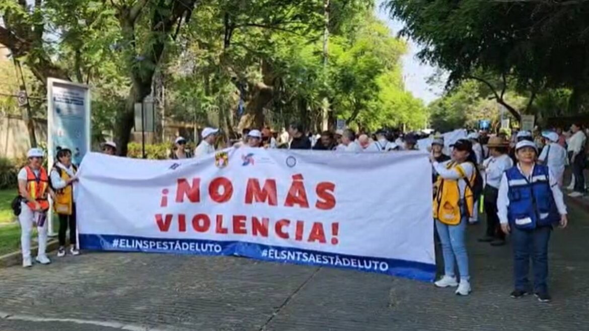 Exigen justicia tras asesinato de tres jóvenes en la México-Cuernavaca