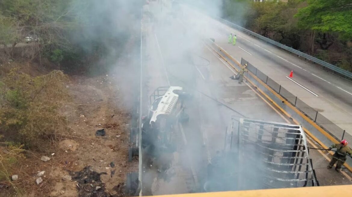 Carambola en la autopista del Sol deja un agente de la Guardia Nacional muerto y 5 heridos