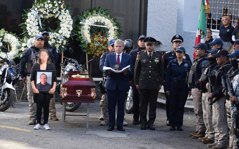 Dan el último adiós a Comandante de la policía municipal