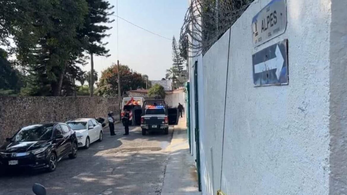 Madre e hija, asesinadas frente a escuela privada en Cuernavaca