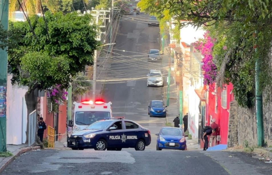 Asesinan a mujer frente a escuela en Cuernavaca, Morelos