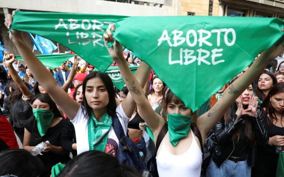 Buscan amparo colectivo sobre aborto
