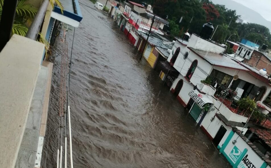 Lluvias en Morelos provocan inundaciones en viviendas de cuatro colonias de Jiutepec