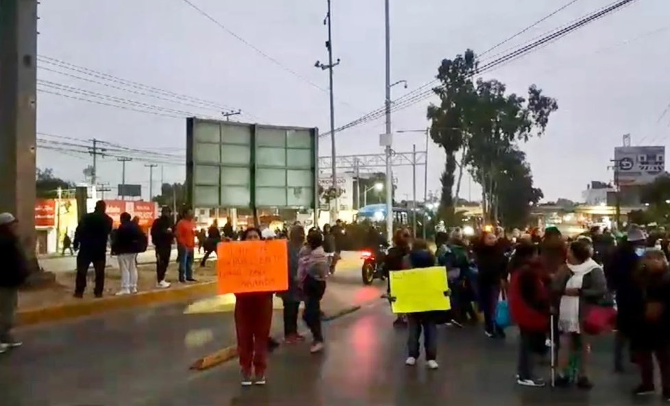 Cierran circulación en Ecatepec por protesta de Suteym