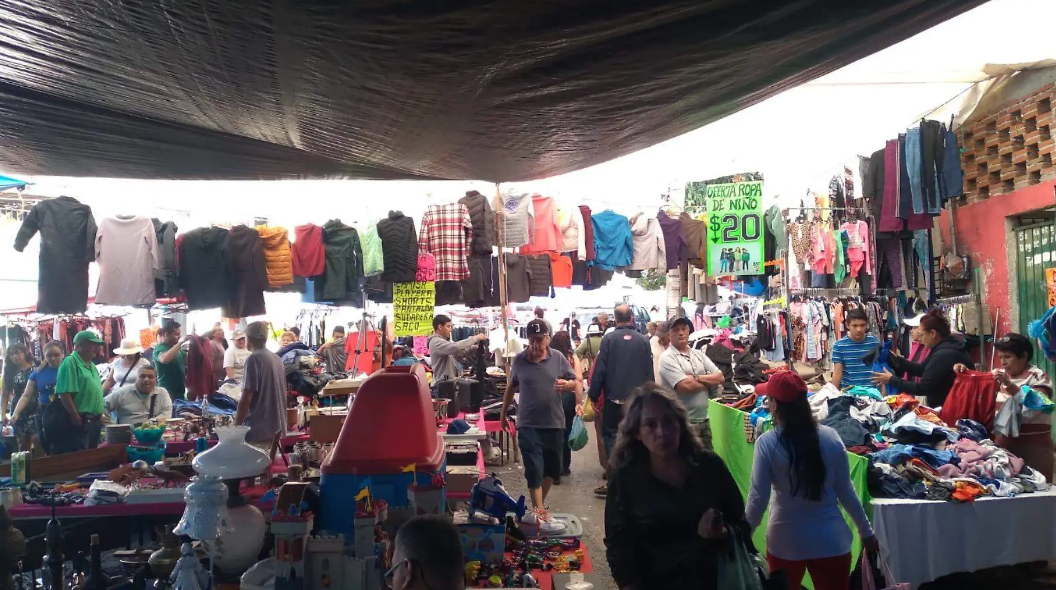 Reyes Magos y Santa Claus encontrarán de todo en el tianguis de Ciudad Chapultepec