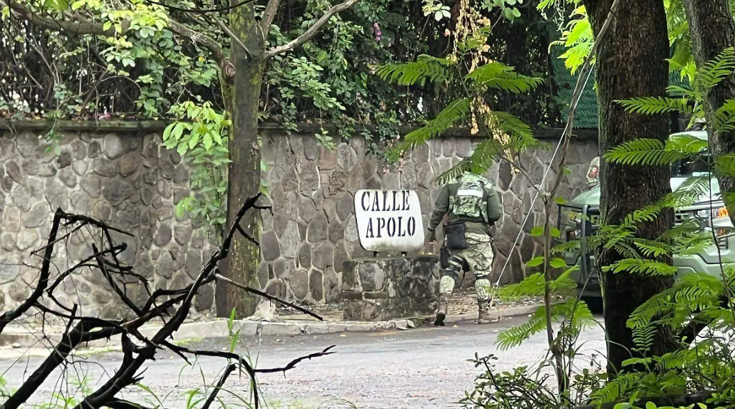 Ejército y Marina resguardan vivienda en colonia Delicias de Cuernavaca