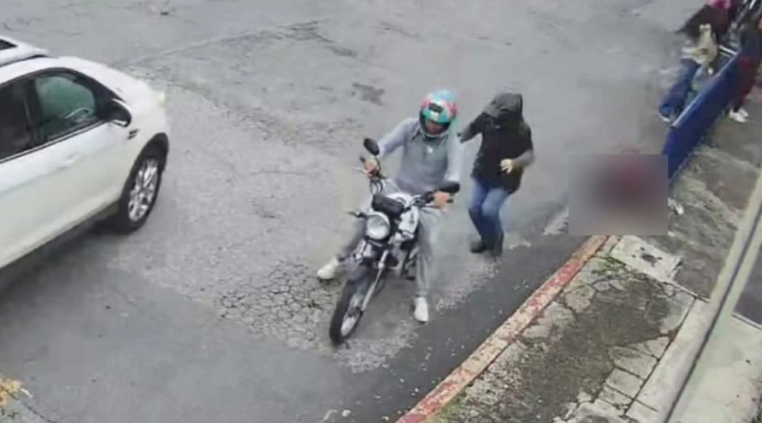 Vinculan con grupo criminal a hombre asesinado afuera de un kínder en Teopanzolco