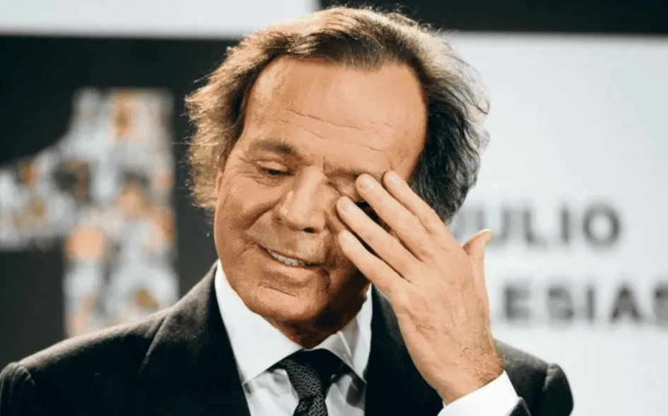 Julio Iglesias prepara defensa contra las acusaciones de abuso sexual