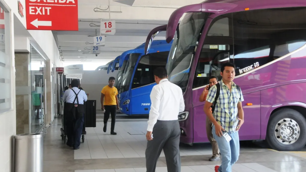 En Morelos suspenden salidas de autobuses por bloqueos del CJNG