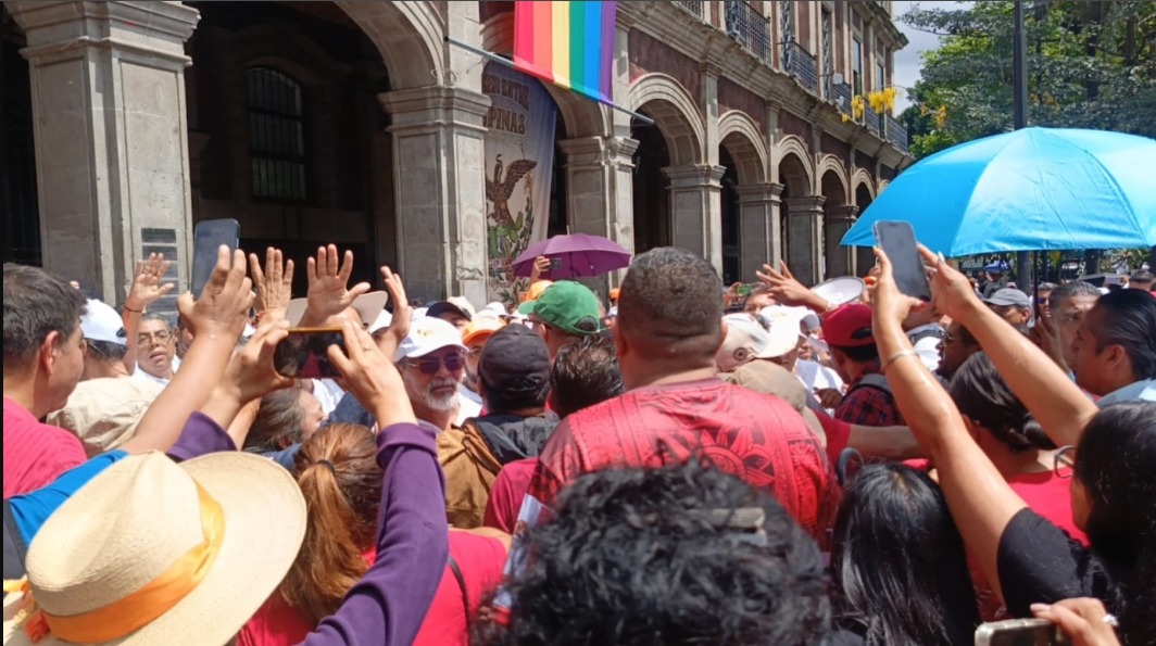 Se manifiestan contingentes magisteriales en plaza de armas de Cuernavaca