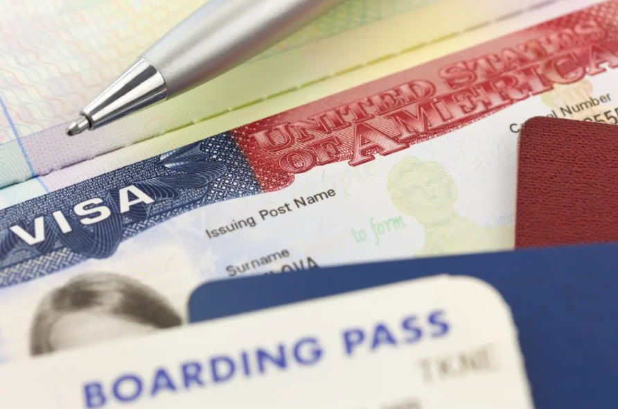 EE.UU. revocará visas de turismo a quienes solicitaron asilo